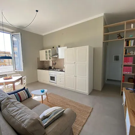 Angie's Center Apartment